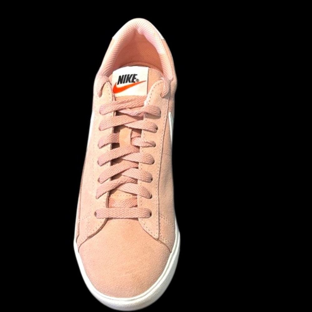 NWOT-Nike Women’s Blazer Low SD Sneakers in Coral Stardust (soft pink) suede - Picture 8 of 15
